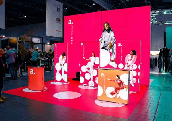 ADSystem oferece inovação na criação de expositores publicitários
