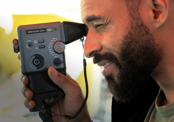 Fujifilm lança instax mini Evo Cinema